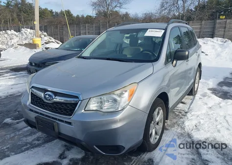 2015 Subaru Forester 2.5I z USA, uszkodzony, nr VIN JF2SJABC2FH556986